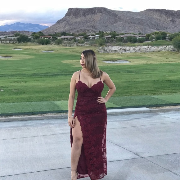 Elegant dress - Picture 3 of 4